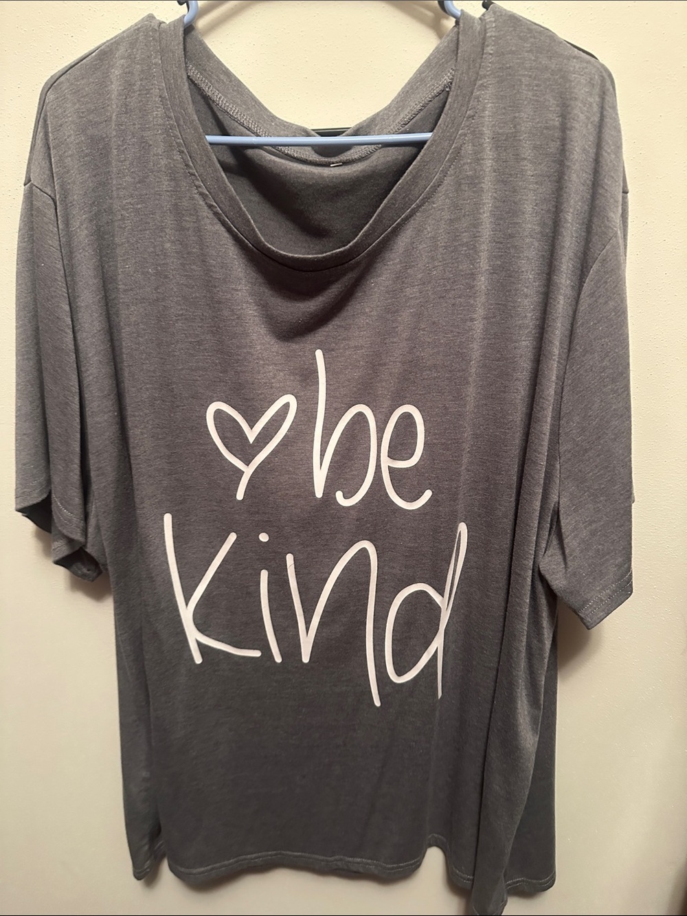 Women’s Gray "Be Kind" Graphic Tee